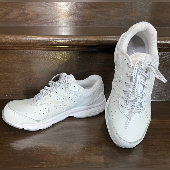 New Balance Womens 411 V2 WW411WT2 White Running Shoes Sneakers Size 7 - Picture 2 of 6